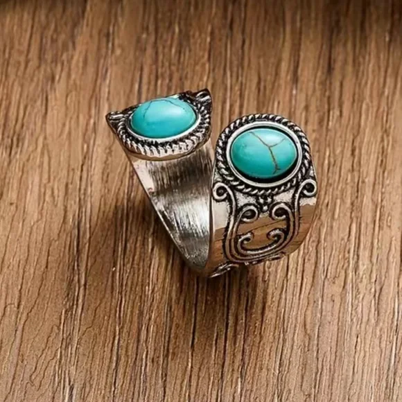 GOTHIC VINTAGE RING - Picture 2 of 12